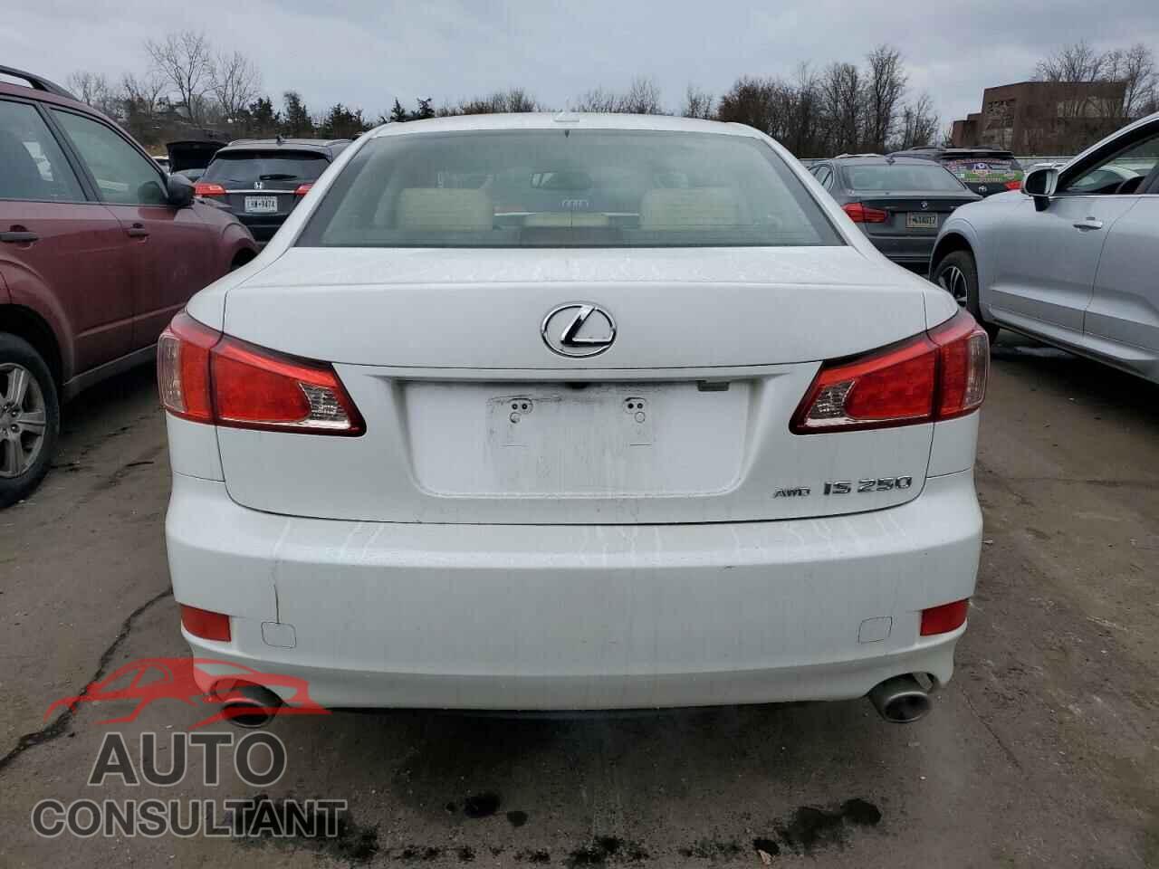 LEXUS IS 2012 - JTHCF5C20C5058377