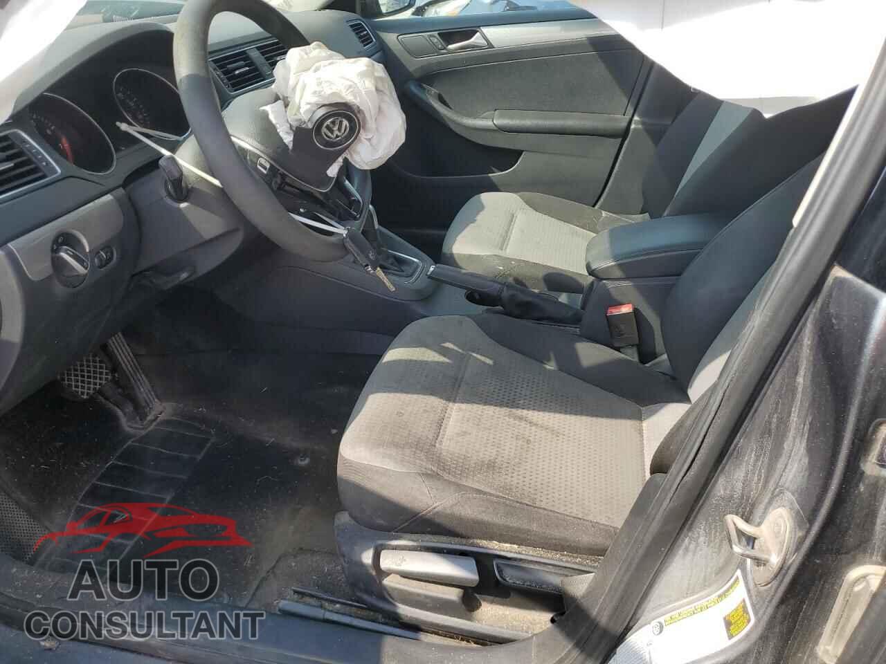 VOLKSWAGEN JETTA 2017 - 3VW2B7AJ5HM252545