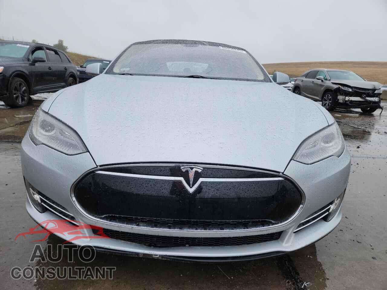 TESLA MODEL S 2013 - 5YJSA1CN8DFP13173