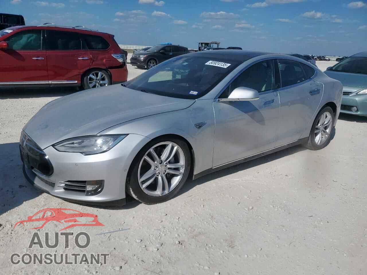 TESLA MODEL S 2015 - 5YJSA1E20FF118288