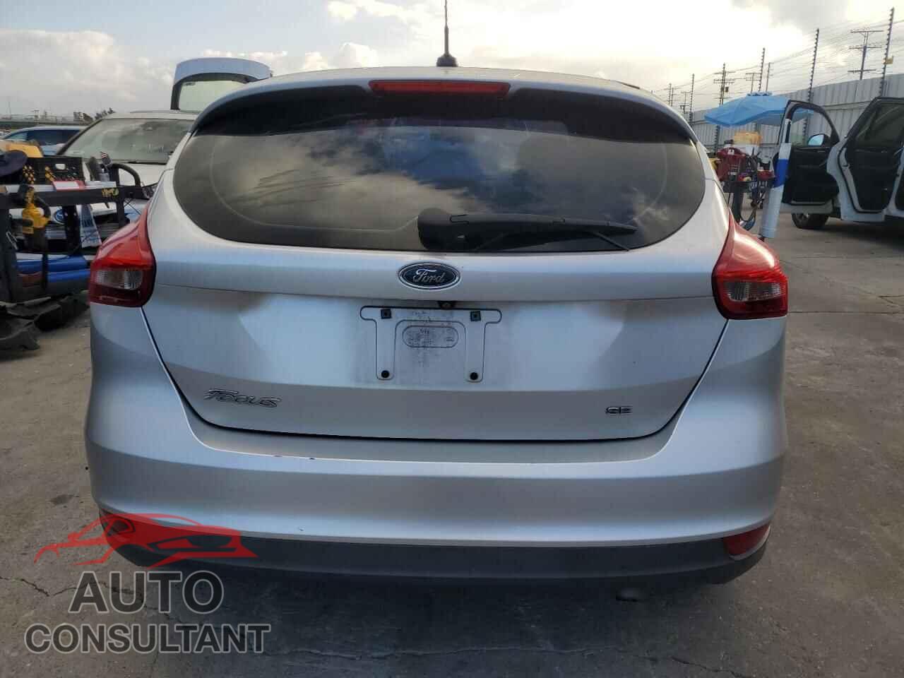 FORD FOCUS 2017 - 1FADP3K21HL216632