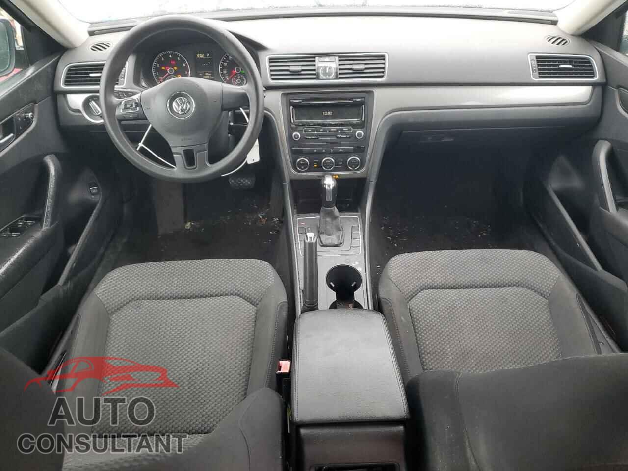 VOLKSWAGEN PASSAT 2012 - 1VWAP7A30CC026132