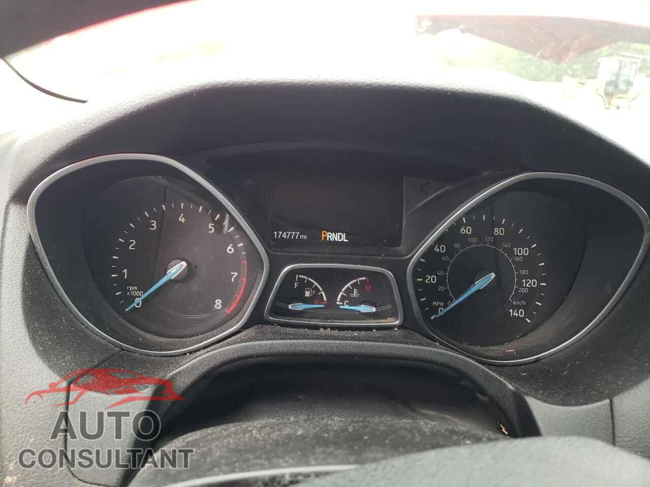 FORD FOCUS 2017 - 1FADP3F28HL225712