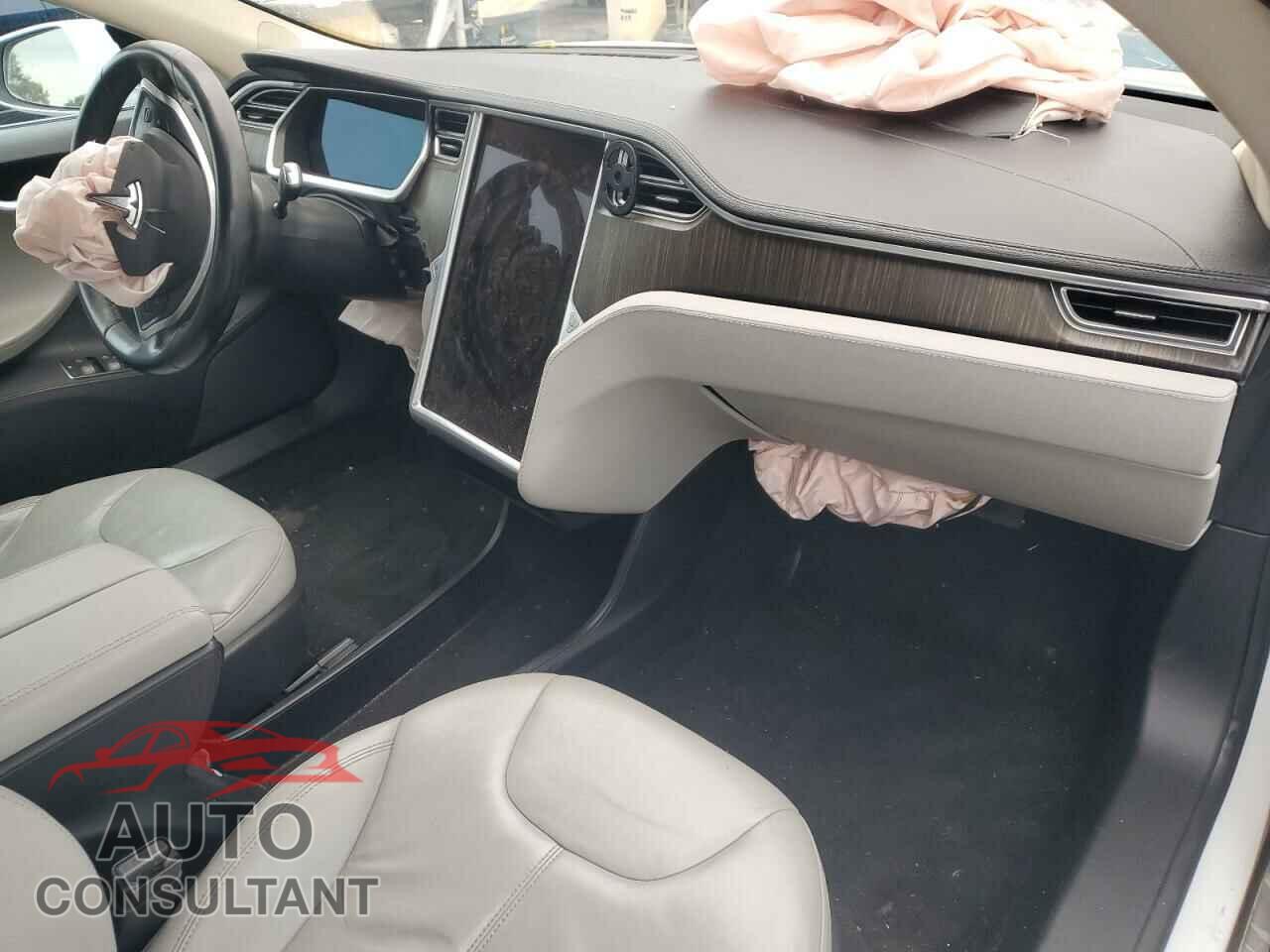 TESLA MODEL S 2013 - 5YJSA1CN5DFP22672