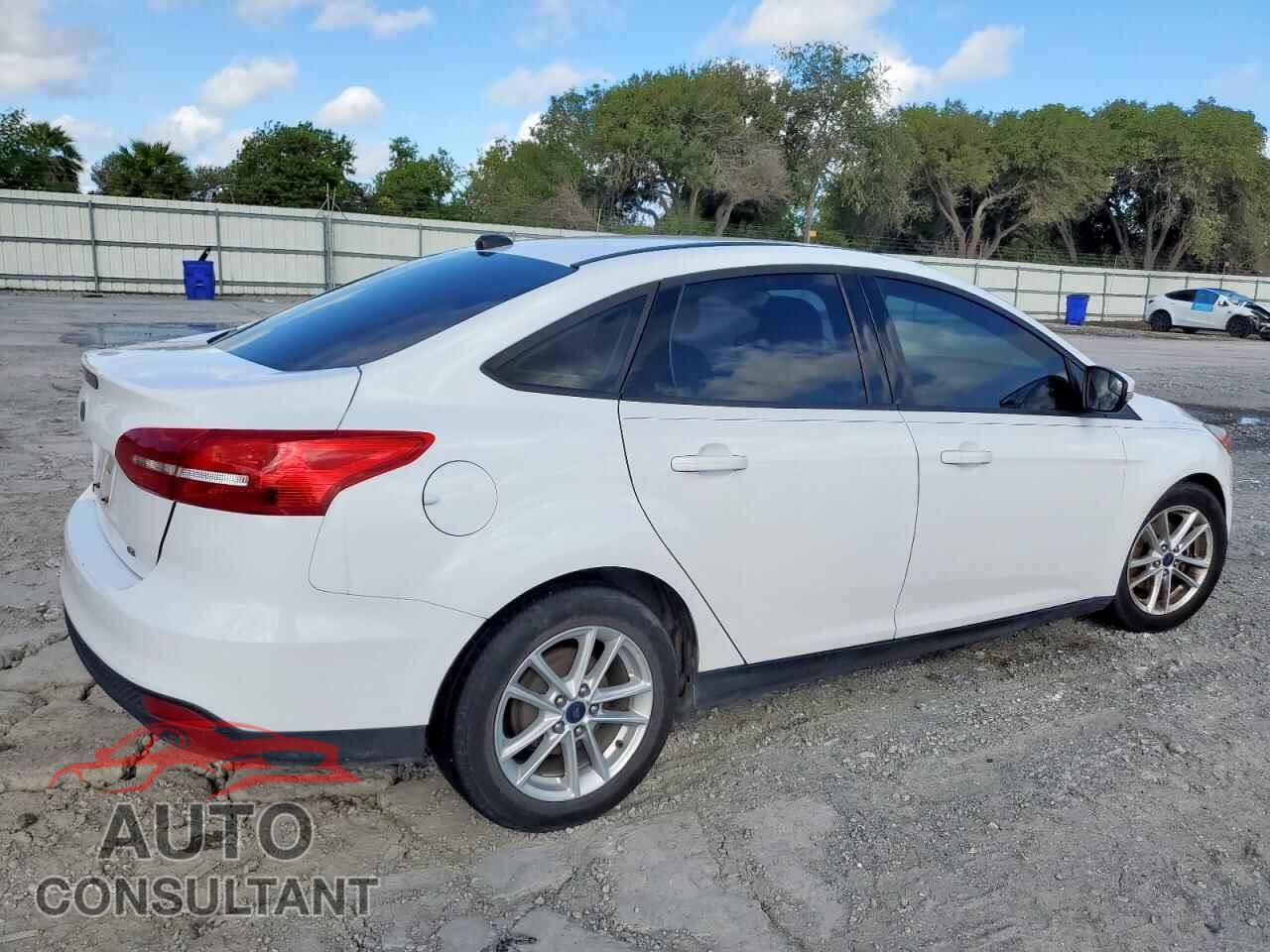 FORD FOCUS 2017 - 1FADP3F20HL324623