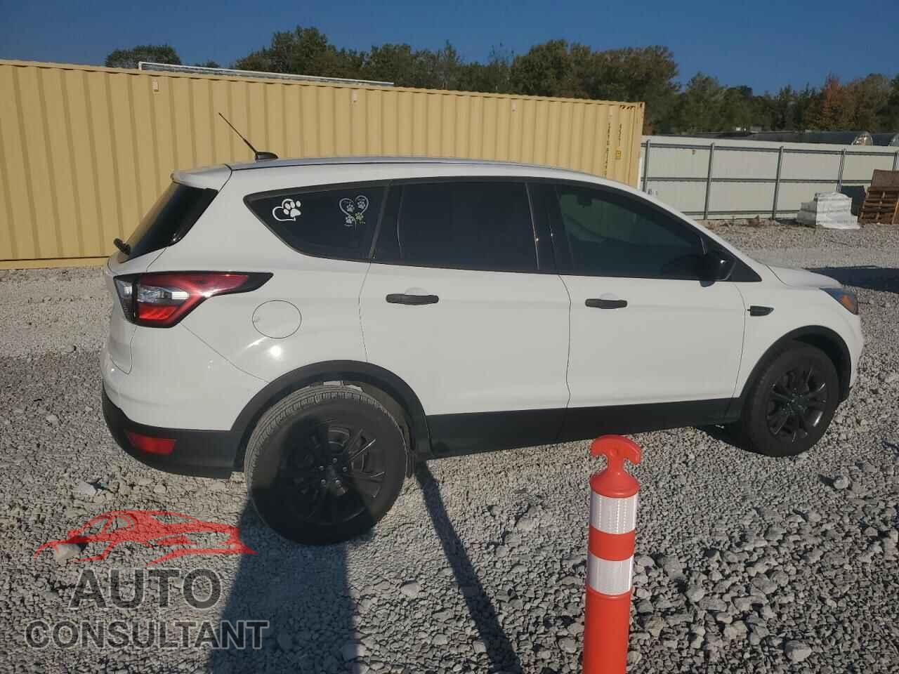 FORD ESCAPE 2017 - 1FMCU0F75HUE85614