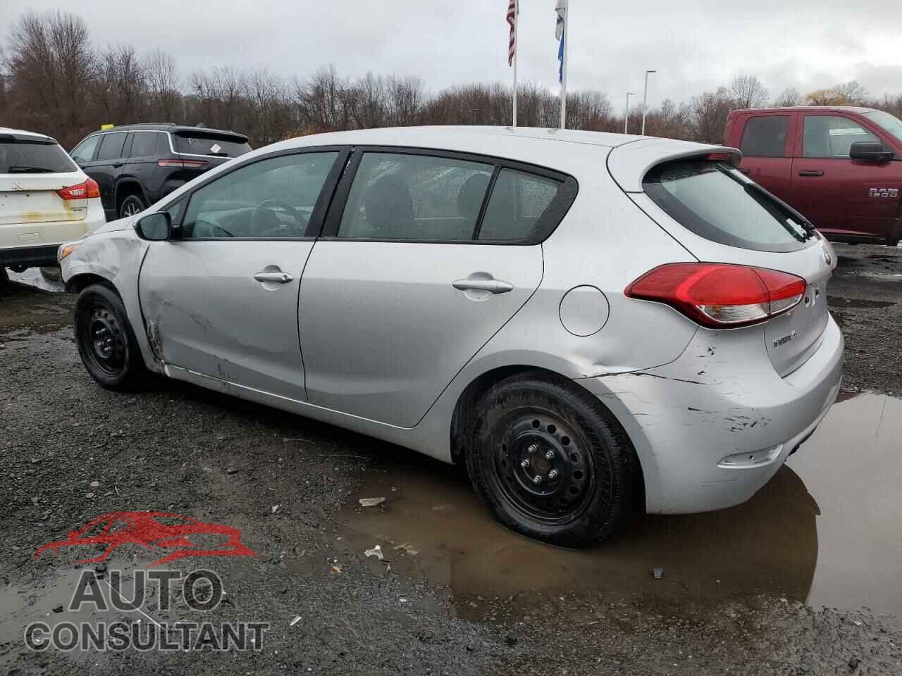 KIA FORTE 2017 - KNAFK5A80H5696344