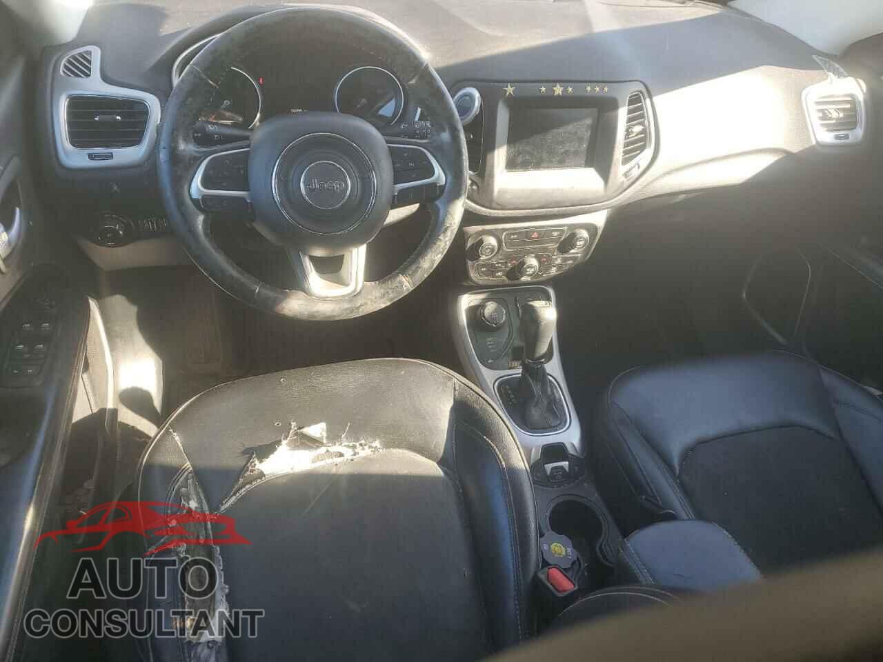 JEEP COMPASS 2018 - 3C4NJDBB8JT139354