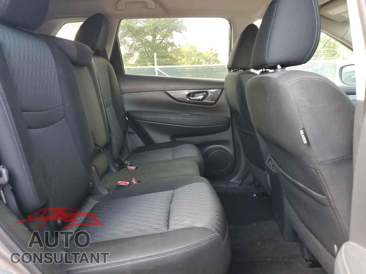 NISSAN ROGUE 2017 - KNMAT2MV4HP600603