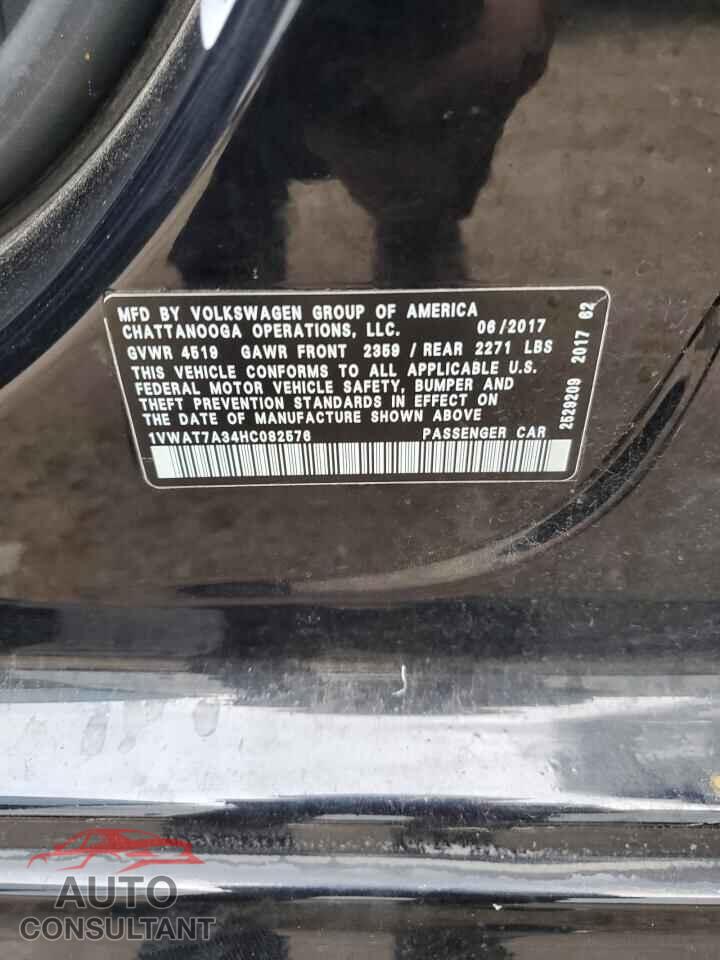 VOLKSWAGEN PASSAT 2017 - 1VWAT7A34HC082576