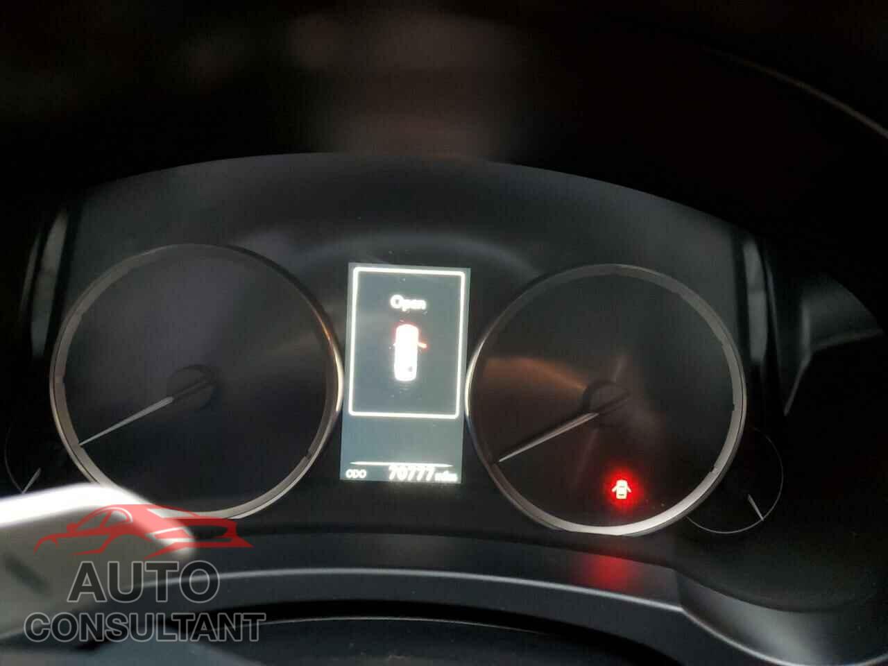 LEXUS IS 2019 - JTHBA1D20K5087572