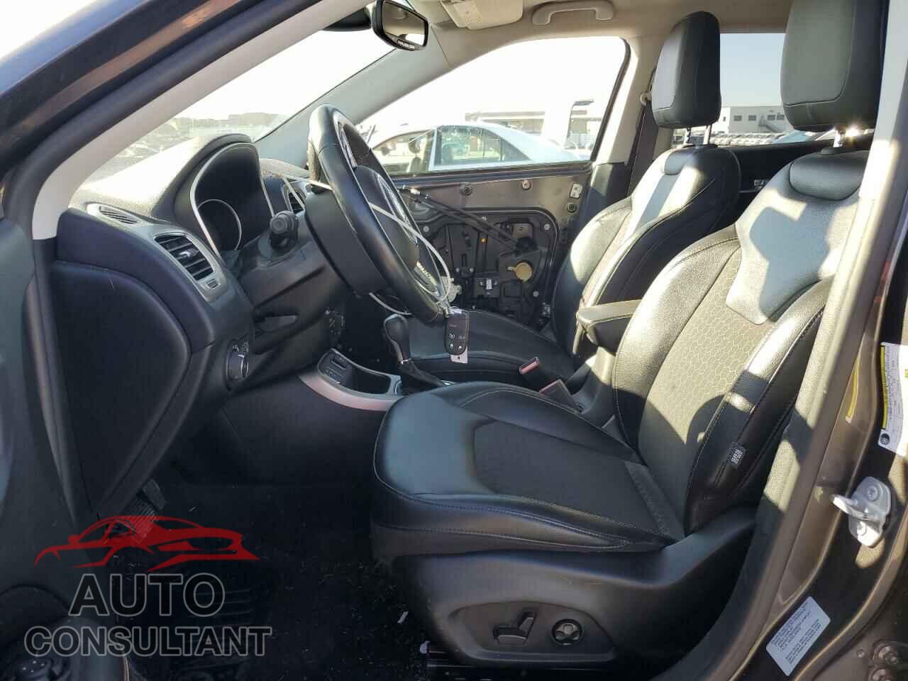 JEEP COMPASS 2018 - 3C4NJCBB1JT105797