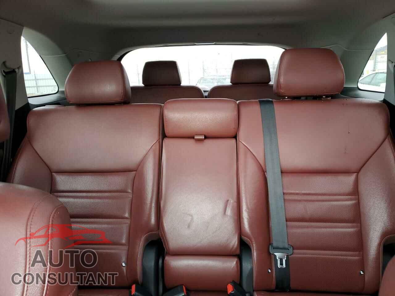 KIA SORENTO 2017 - 5XYPKDA54HG228258
