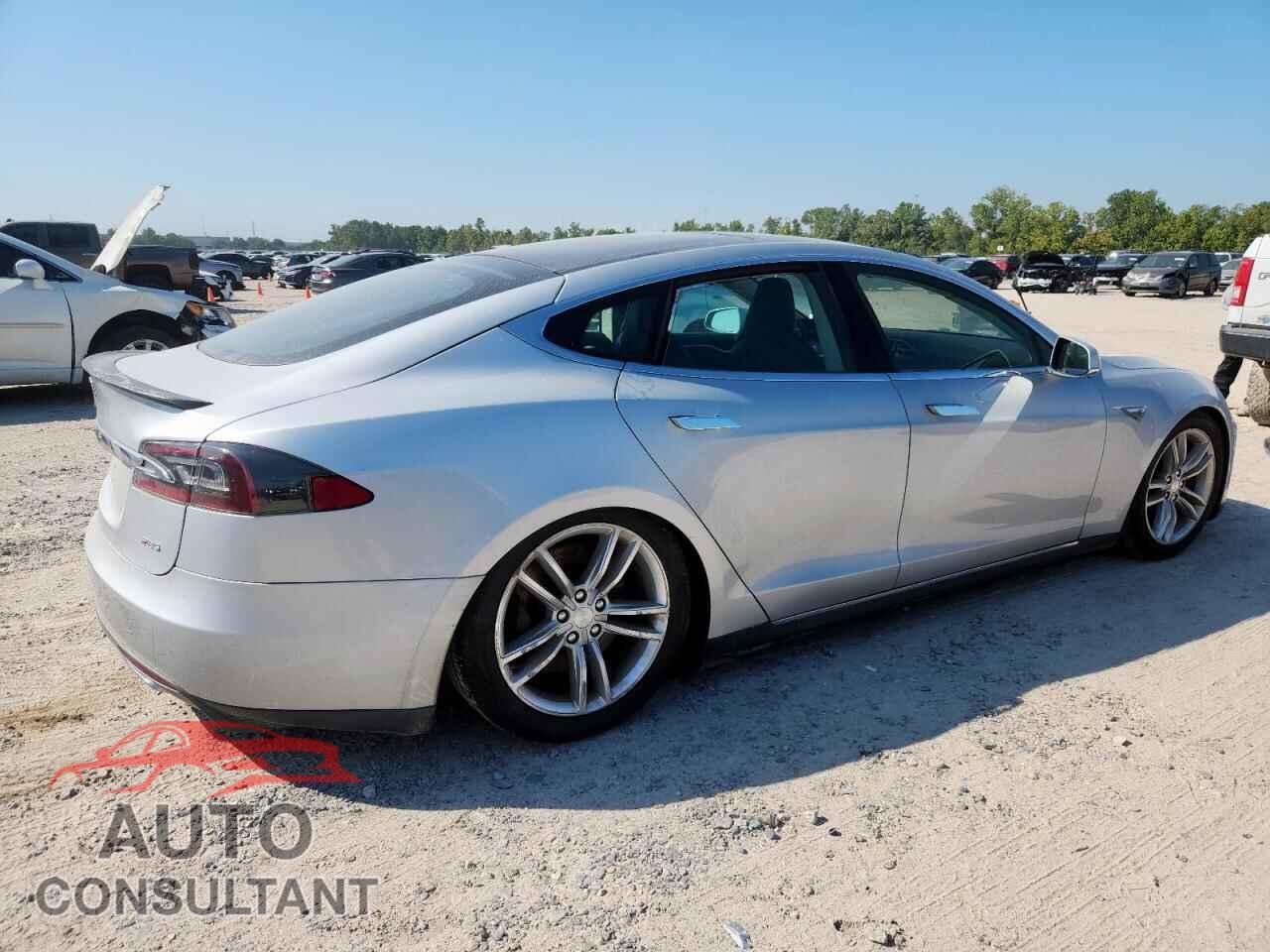 TESLA MODEL S 2013 - 5YJSA1DP0DFP06721
