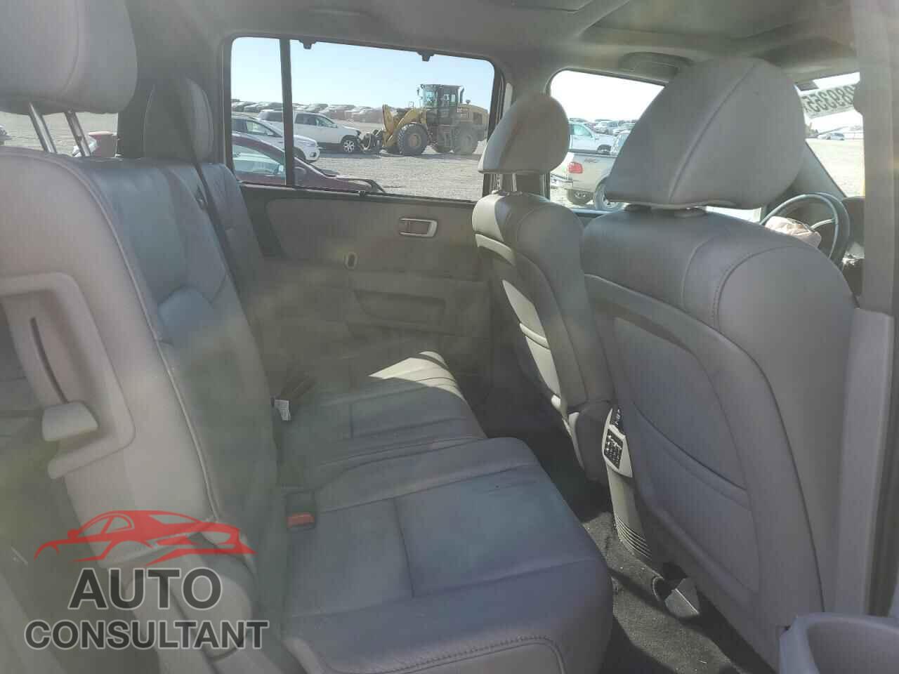 HONDA PILOT 2015 - 5FNYF4H93FB053622