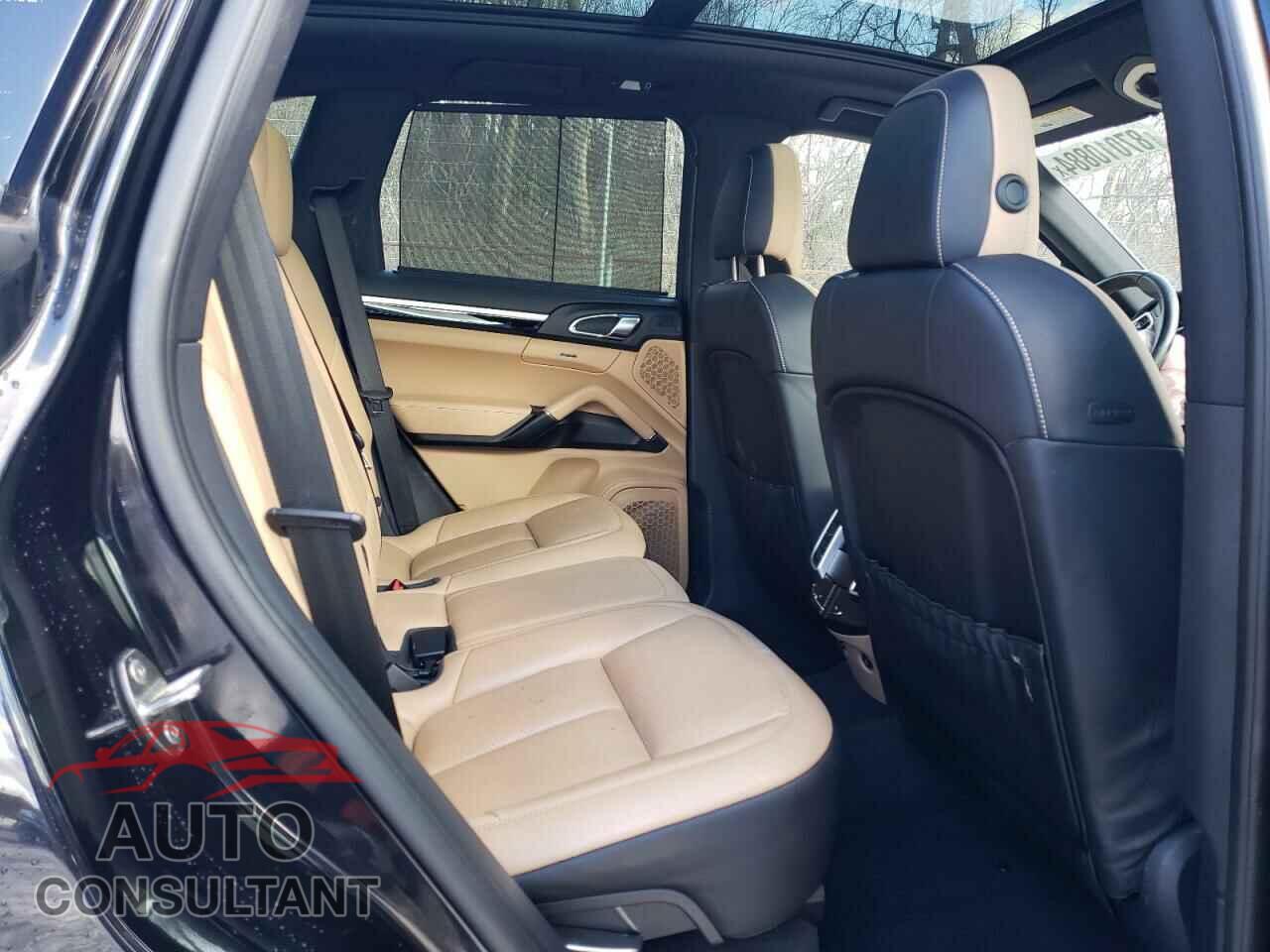 PORSCHE CAYENNE 2016 - WP1AE2A29GLA17128