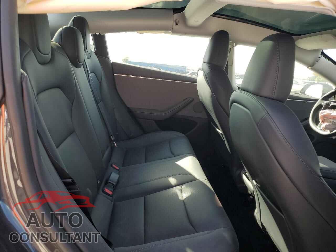 TESLA MODEL 3 2024 - 5YJ3E1EA1RF735087