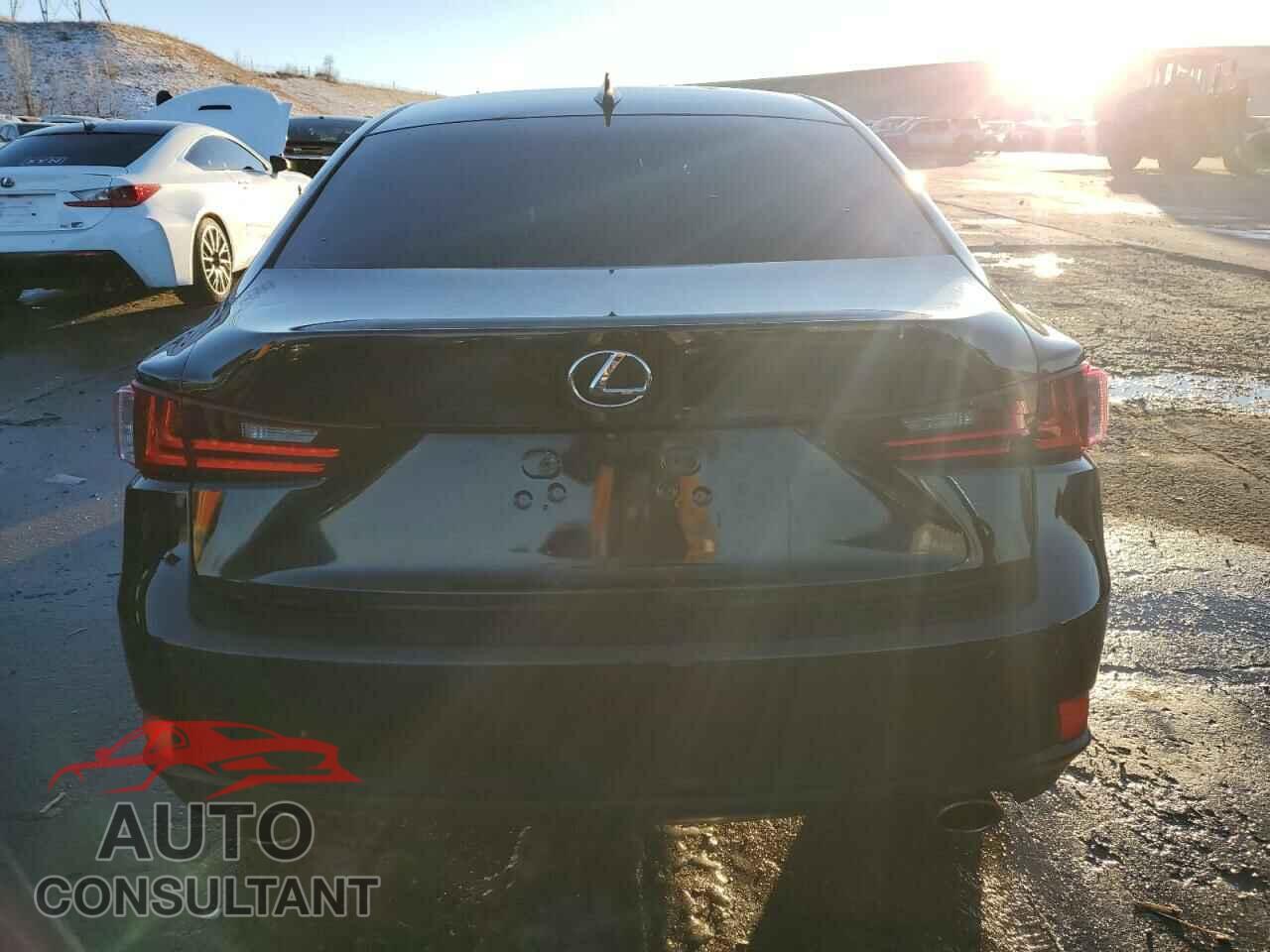 LEXUS IS 2015 - JTHCF1D24F5025913