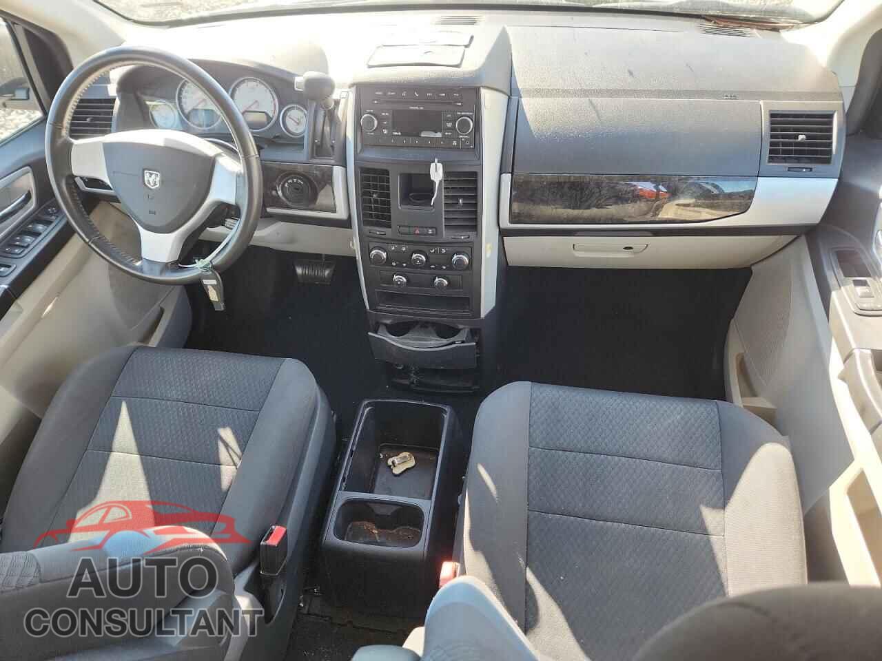 DODGE CARAVAN 2010 - 2D4RN5D11AR482917