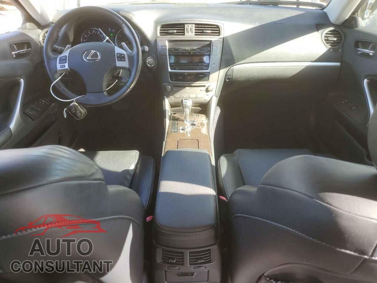 LEXUS IS 2013 - JTHCF5C23D5063932