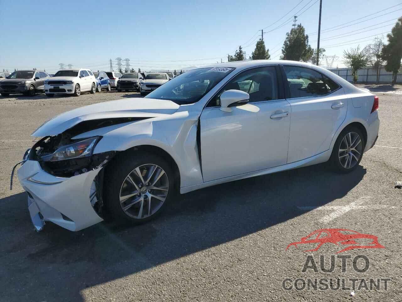 LEXUS IS 2018 - JTHBA1D22J5077107