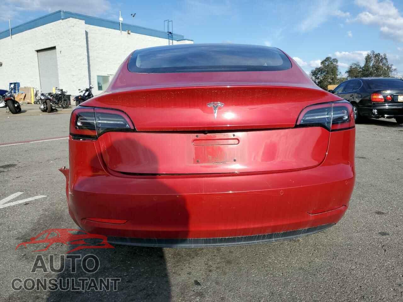 TESLA MODEL 3 2018 - 5YJ3E1EA8JF008825