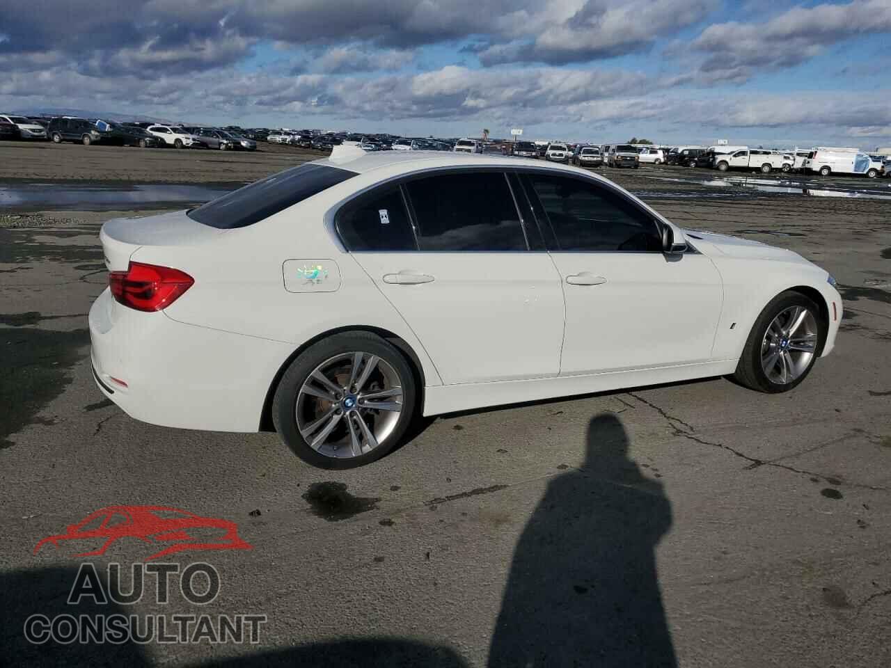 BMW 3 SERIES 2018 - WBA8E1C56JA762694