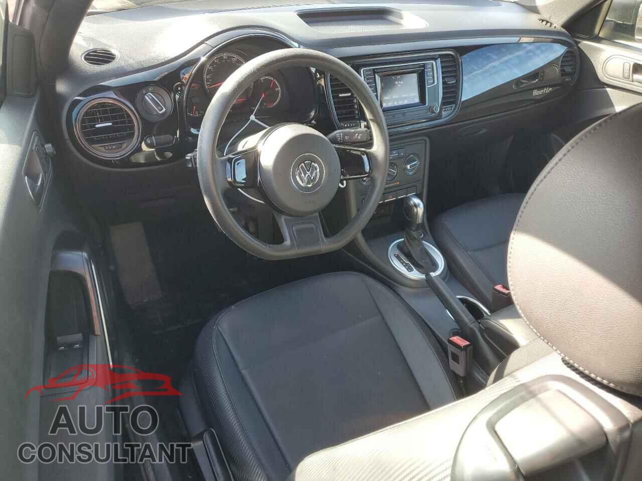VOLKSWAGEN BEETLE 2017 - 3VWF17AT3HM633252