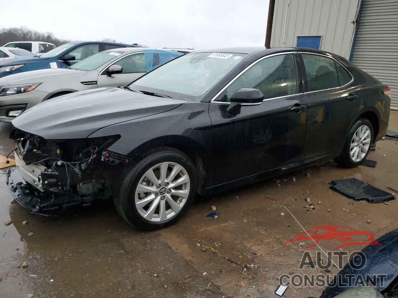 TOYOTA CAMRY 2018 - 4T1B11HK0JU625313