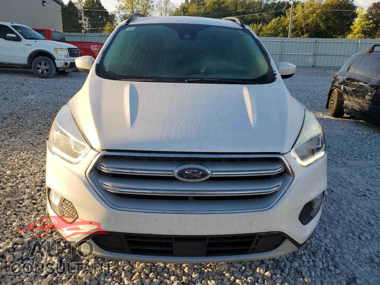 FORD ESCAPE 2018 - 1FMCU9HD5JUB41598