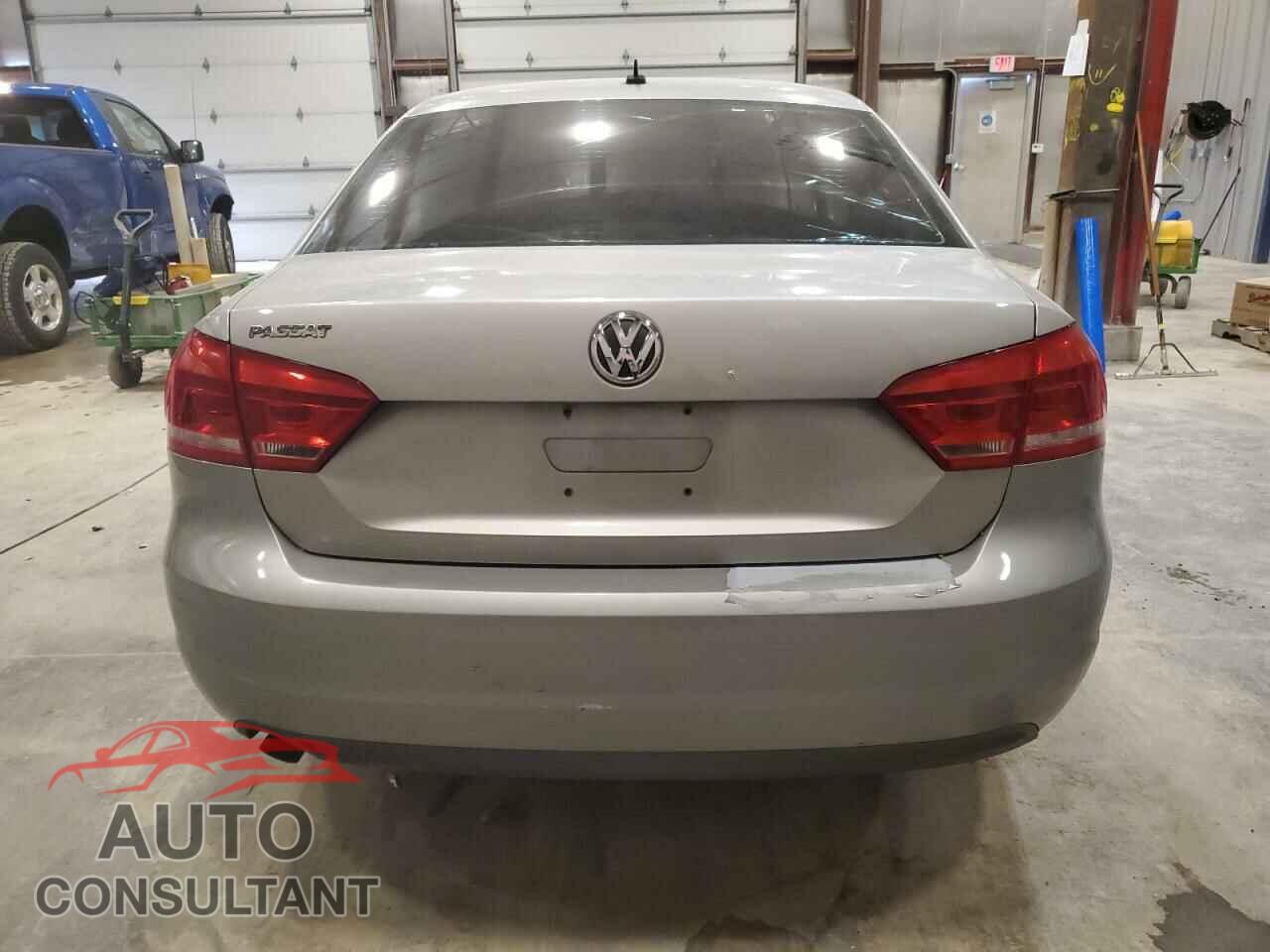 VOLKSWAGEN PASSAT 2013 - 1VWAP7A39DC052455