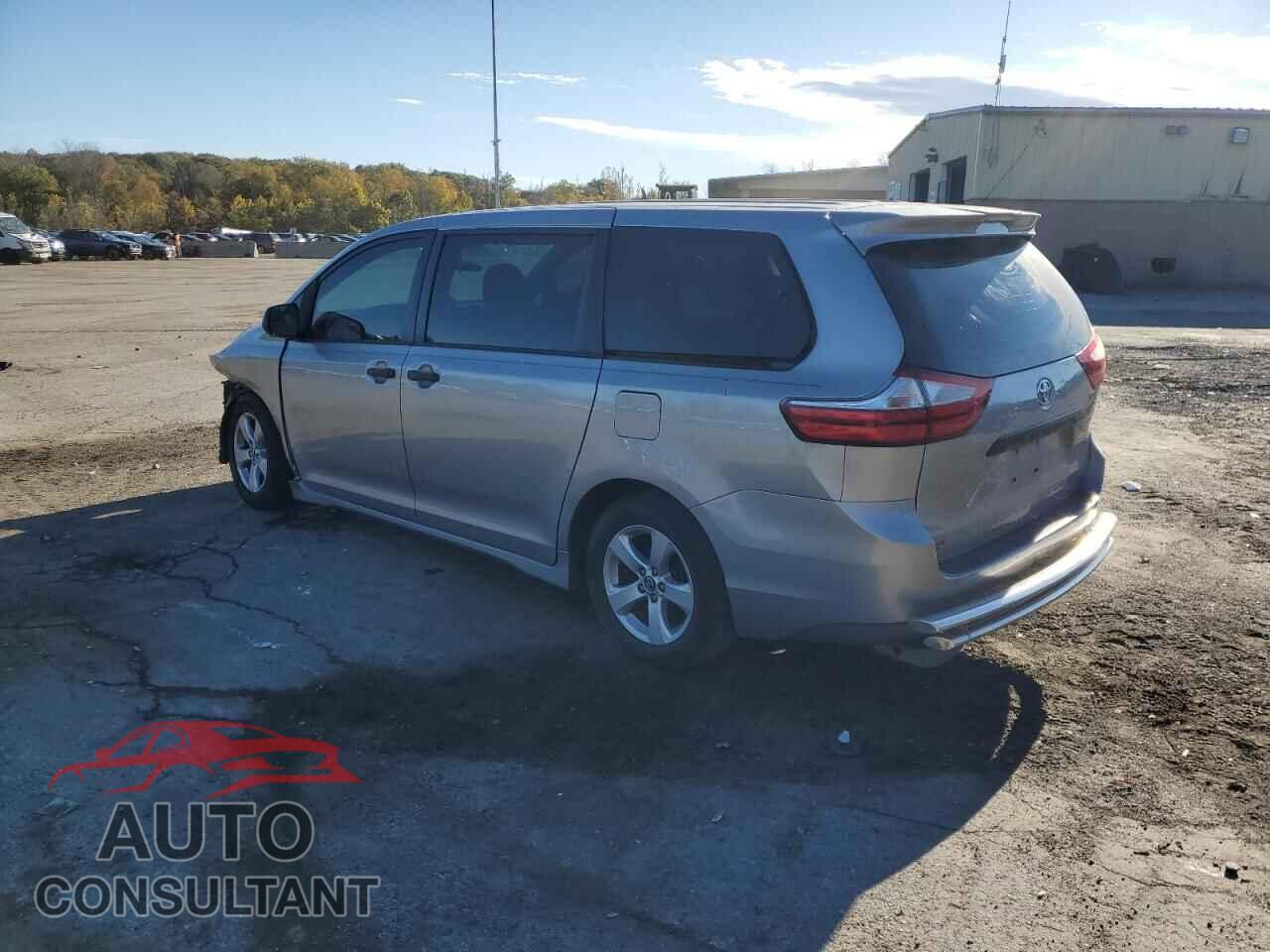 TOYOTA SIENNA 2018 - 5TDZZ3DC9JS931453