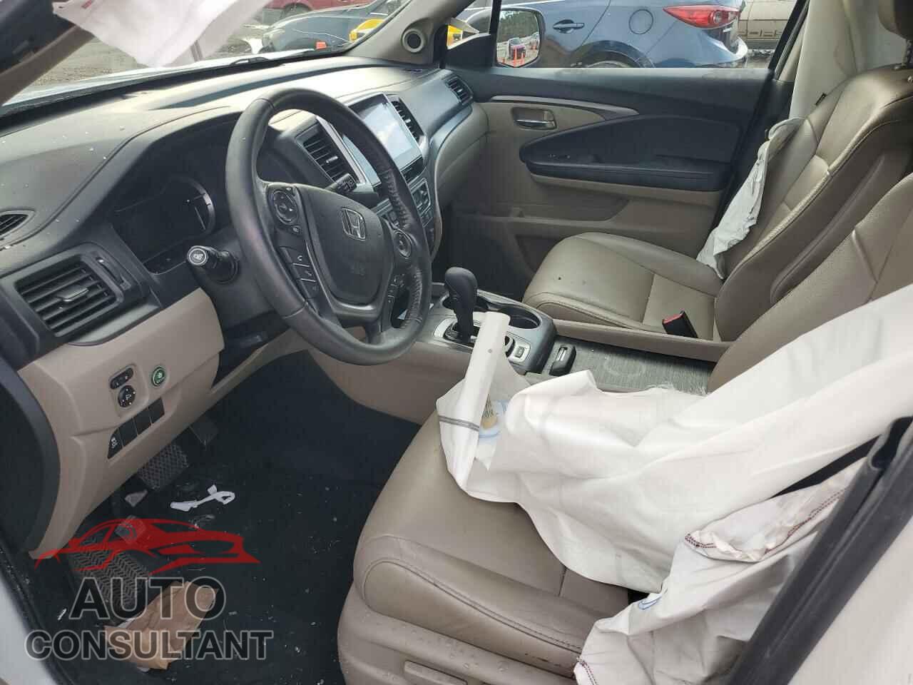 HONDA PILOT 2017 - 5FNYF5H77HB020985