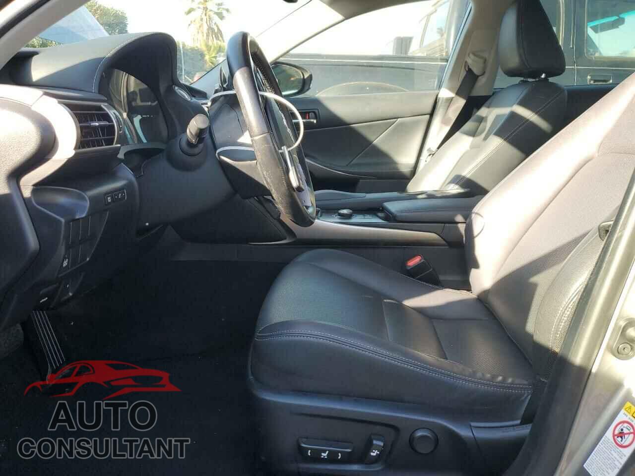 LEXUS IS 2016 - JTHBA1D24G5036244