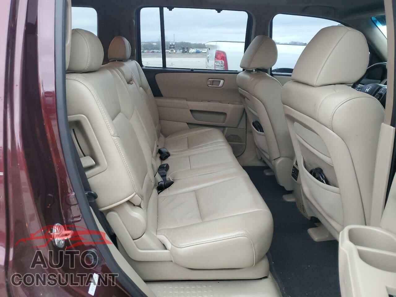 HONDA PILOT 2011 - 5FNYF4H90BB045794