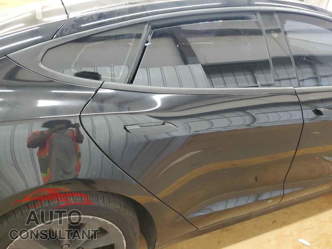 TESLA MODEL S 2017 - 5YJSA1E17HF197873