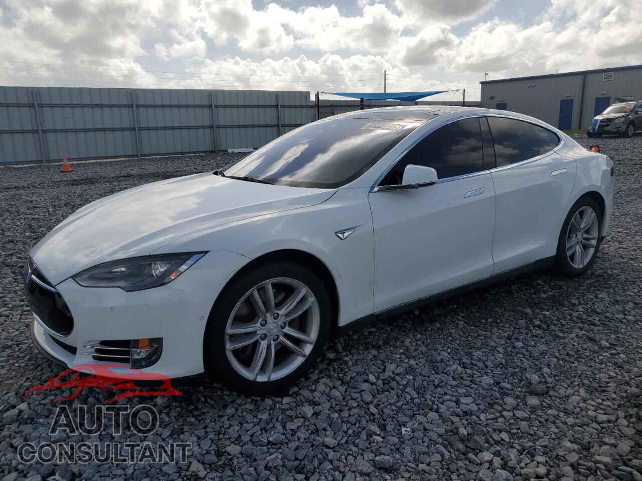 TESLA MODEL S 2015 - 5YJSA1S23FF088773