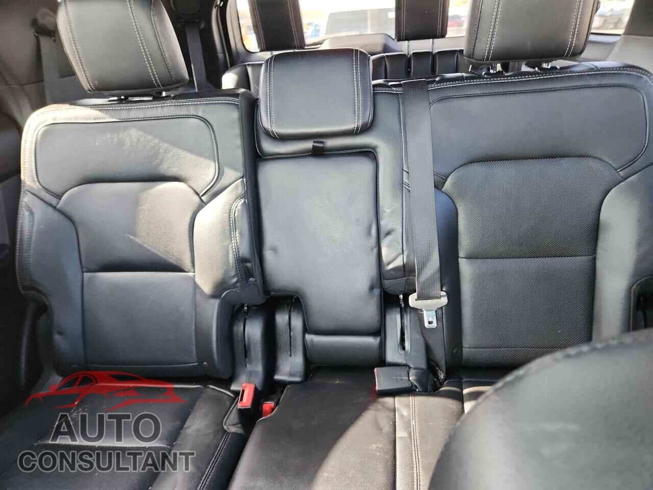FORD EXPLORER 2017 - 1FM5K8F80HGA34515
