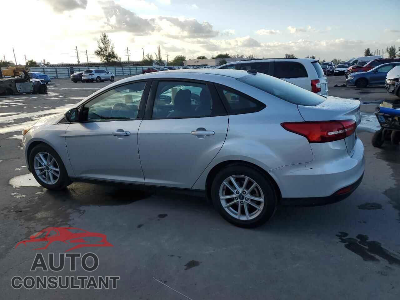 FORD FOCUS 2018 - 1FADP3FE3JL329590