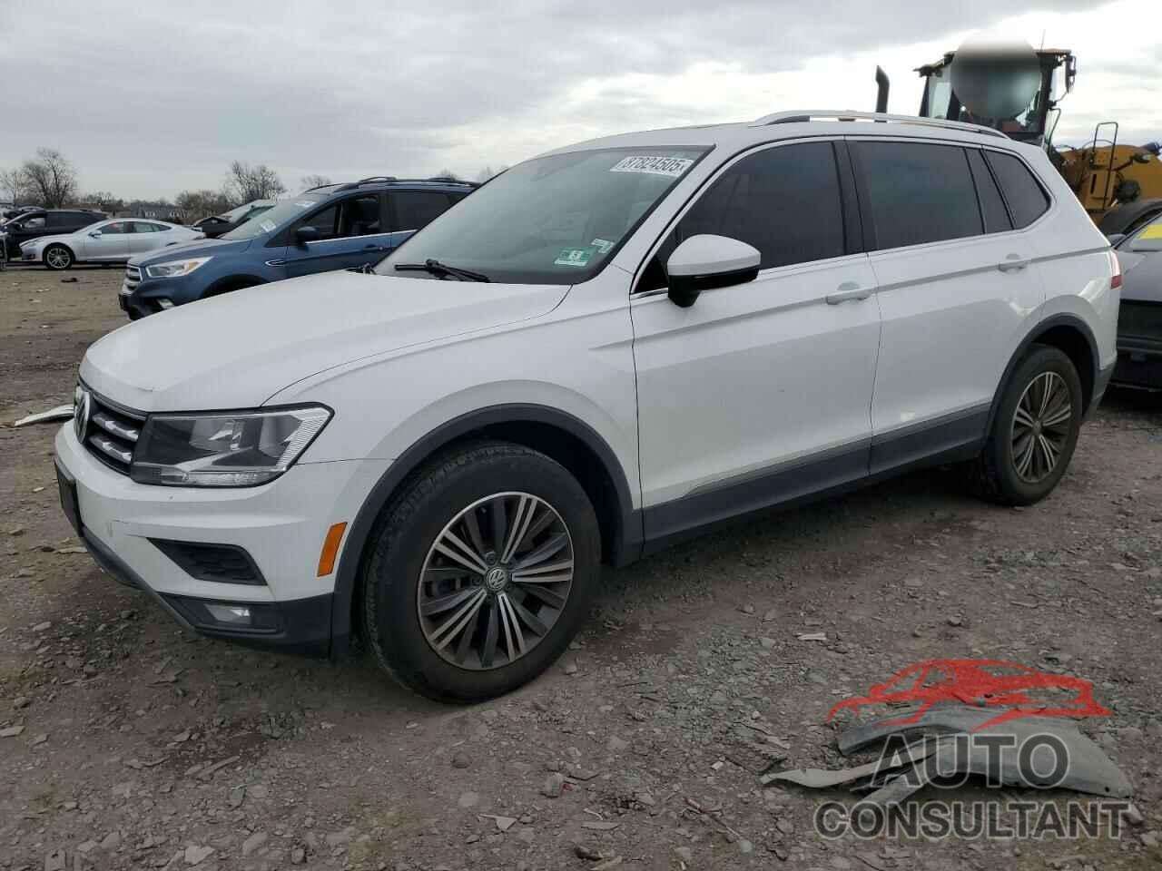 VOLKSWAGEN TIGUAN 2018 - 3VV2B7AX9JM138904