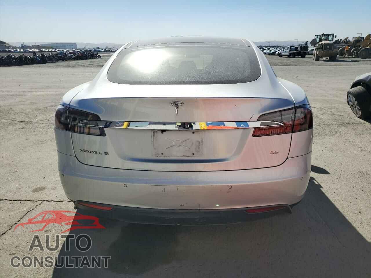 TESLA MODEL S 2014 - 5YJSA1H17EFP65028