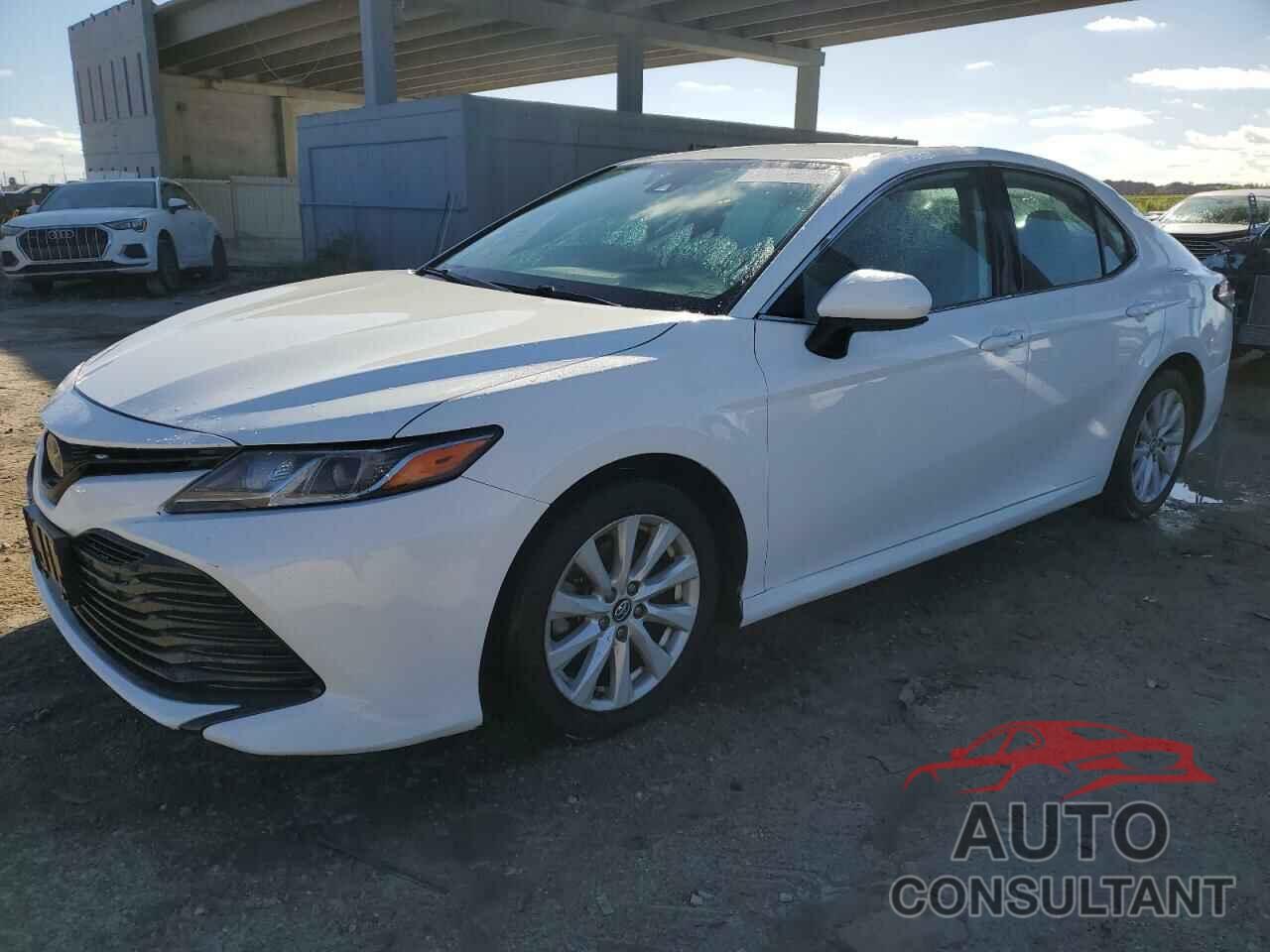 TOYOTA CAMRY 2019 - 4T1B11HK2KU174516