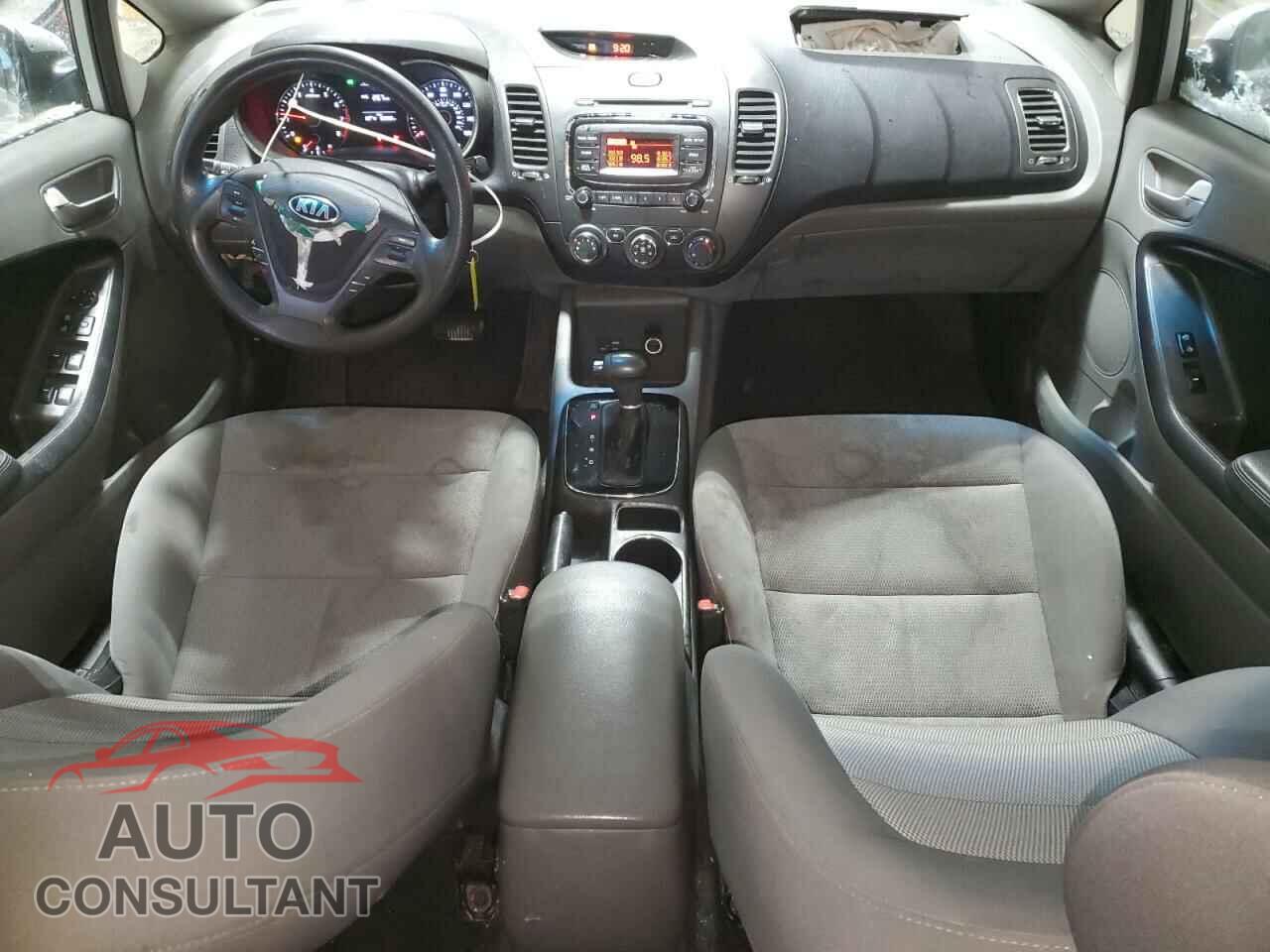 KIA FORTE 2017 - 3KPFK4A74HE018155