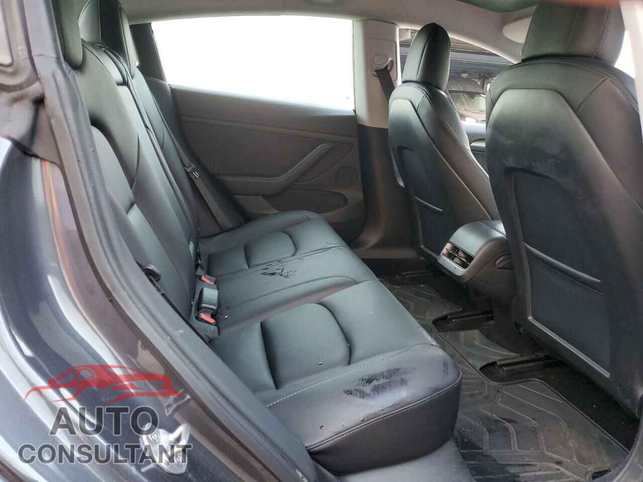TESLA MODEL 3 2022 - 5YJ3E1EA8NF201711