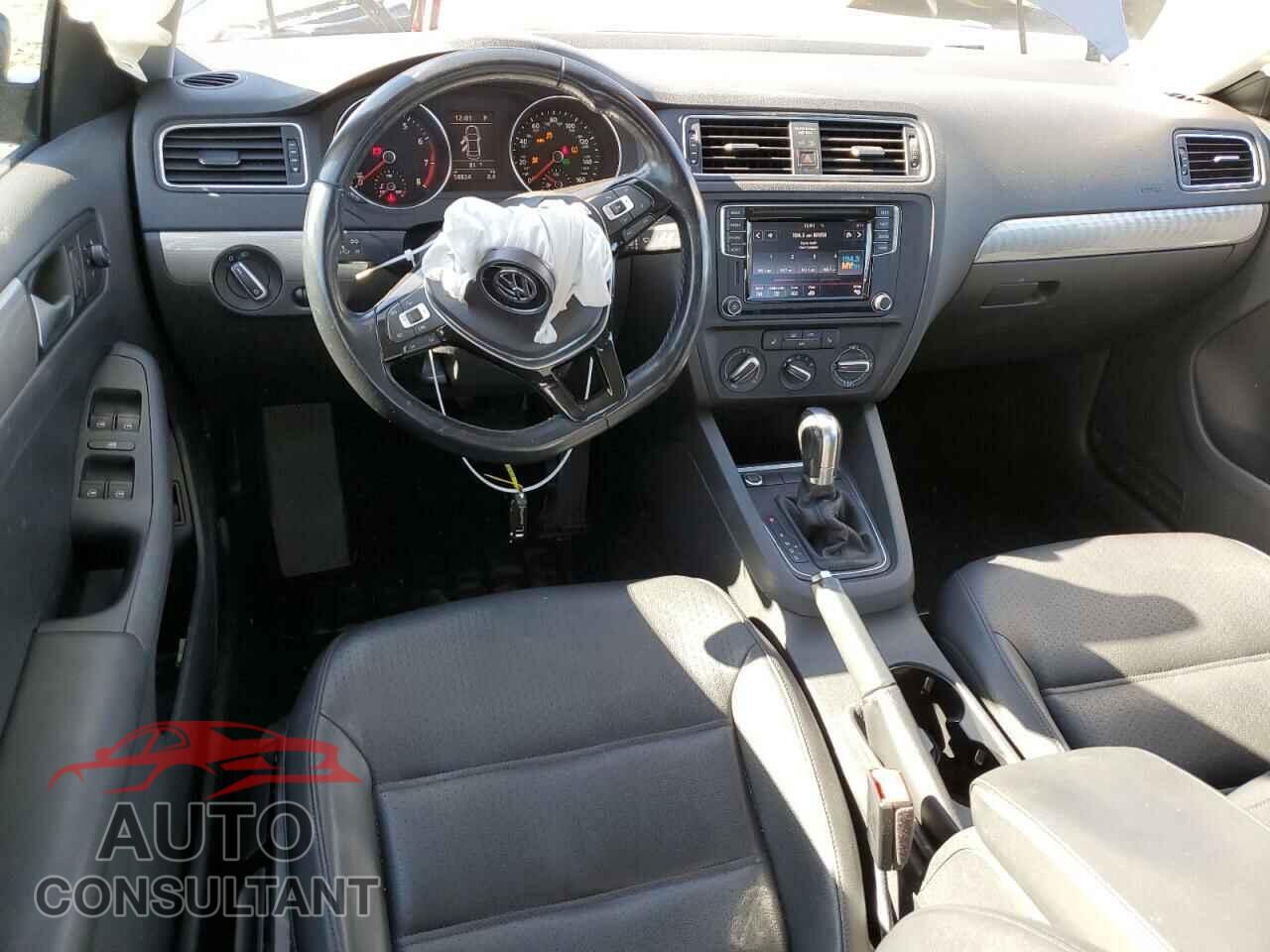 VOLKSWAGEN JETTA 2017 - 3VWDB7AJ0HM308075