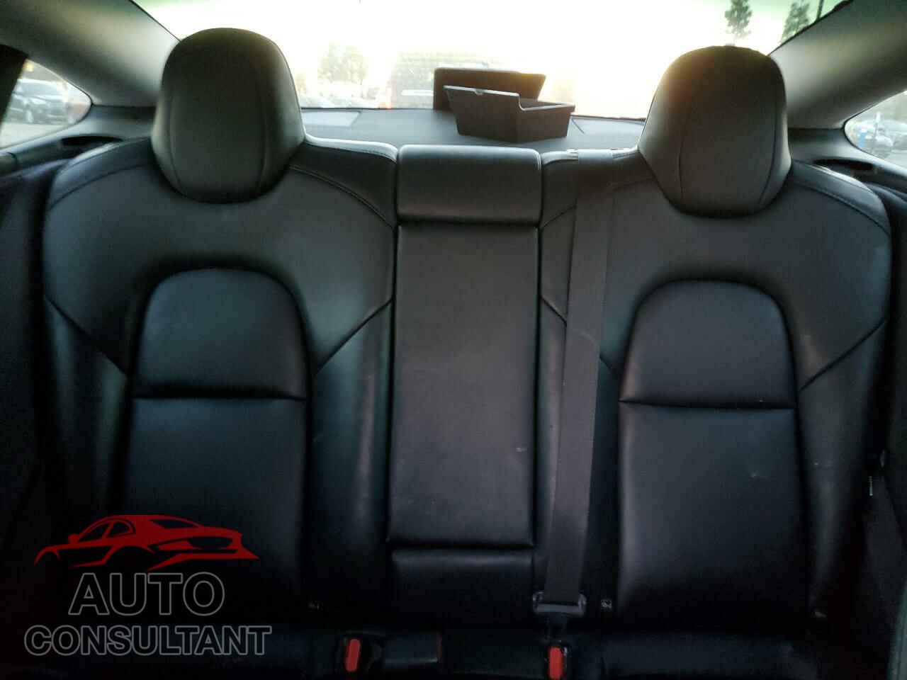TESLA MODEL 3 2021 - 5YJ3E1EA7MF996815