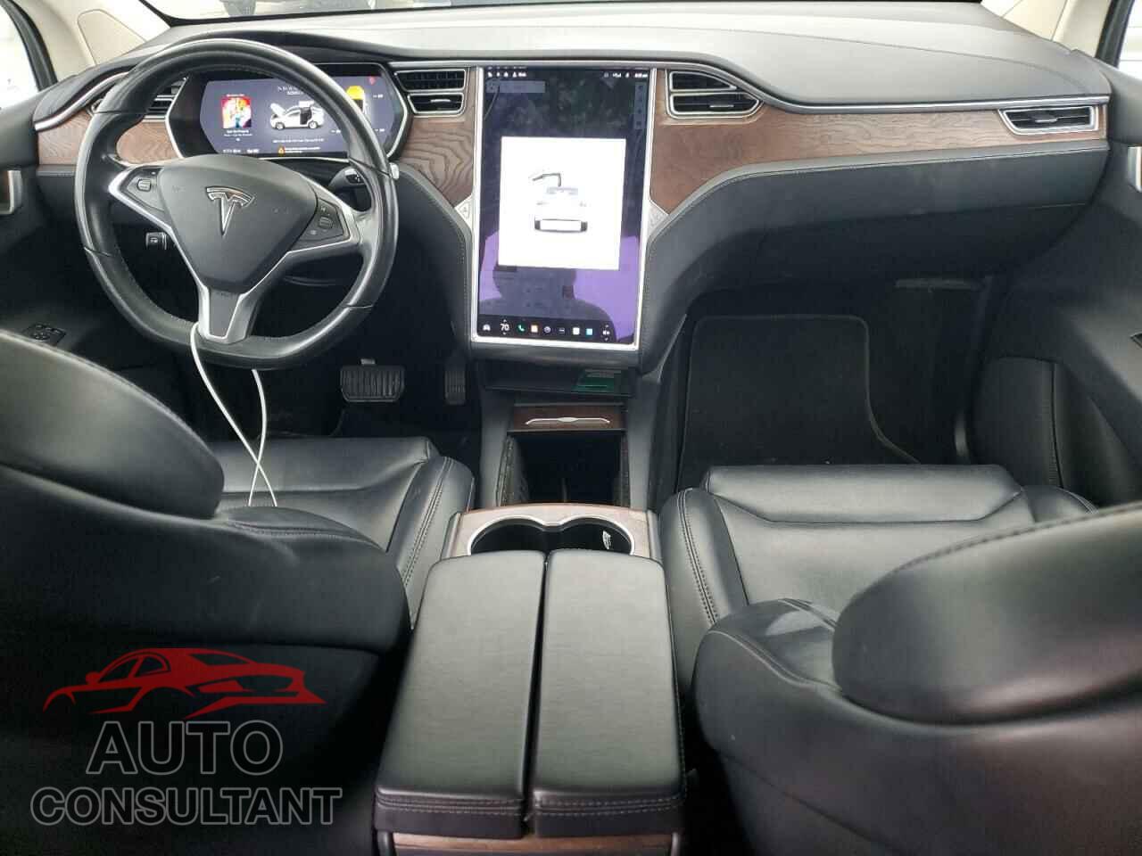 TESLA MODEL X 2017 - 5YJXCBE25HF068335