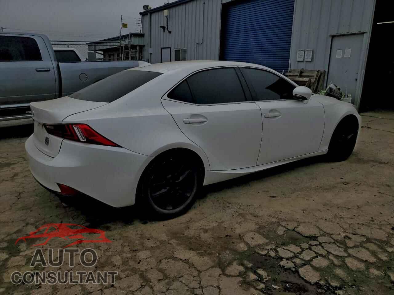 LEXUS IS 2015 - JTHBF1D22F5068559