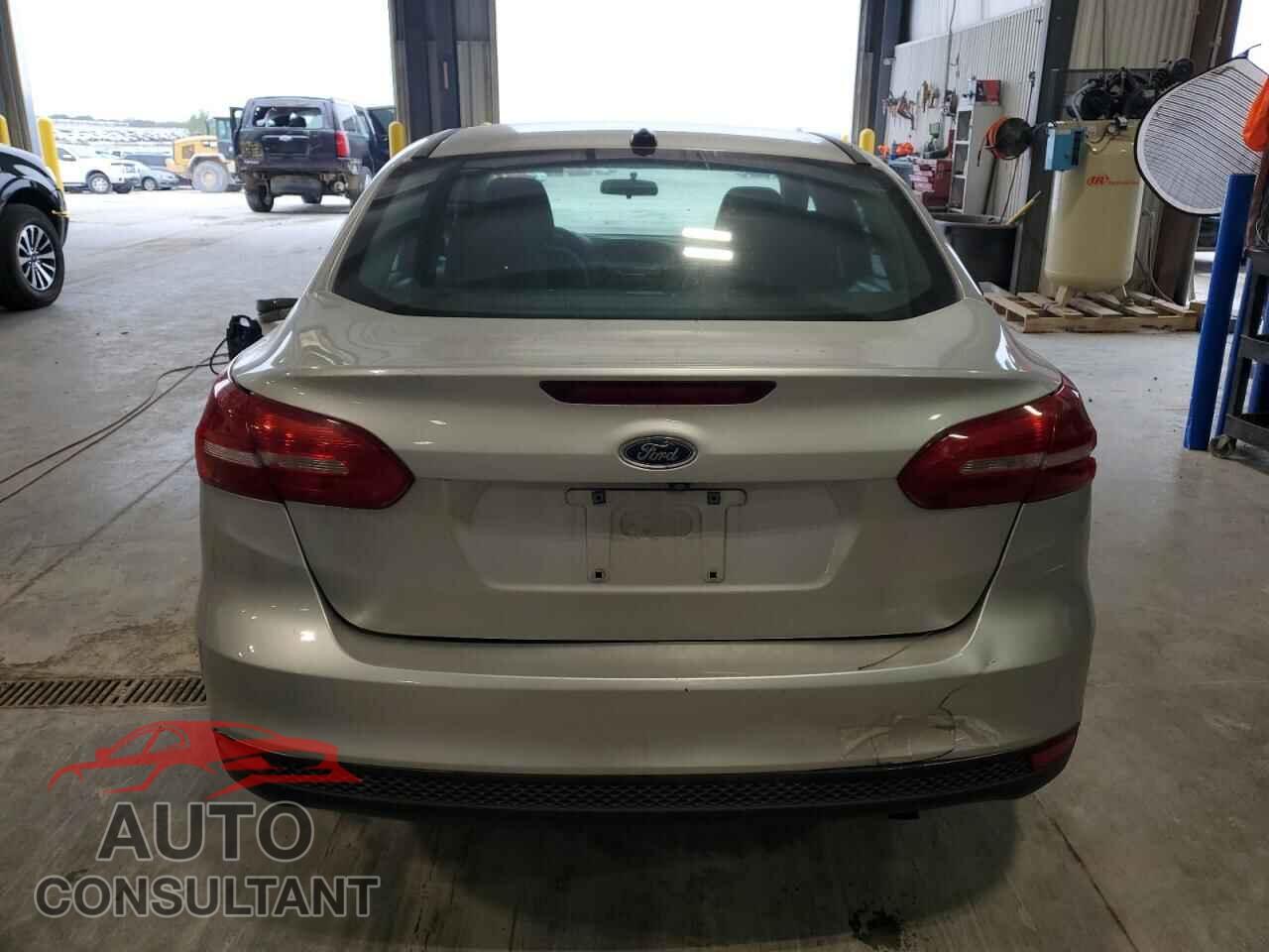 FORD FOCUS 2017 - 1FADP3E26HL256992