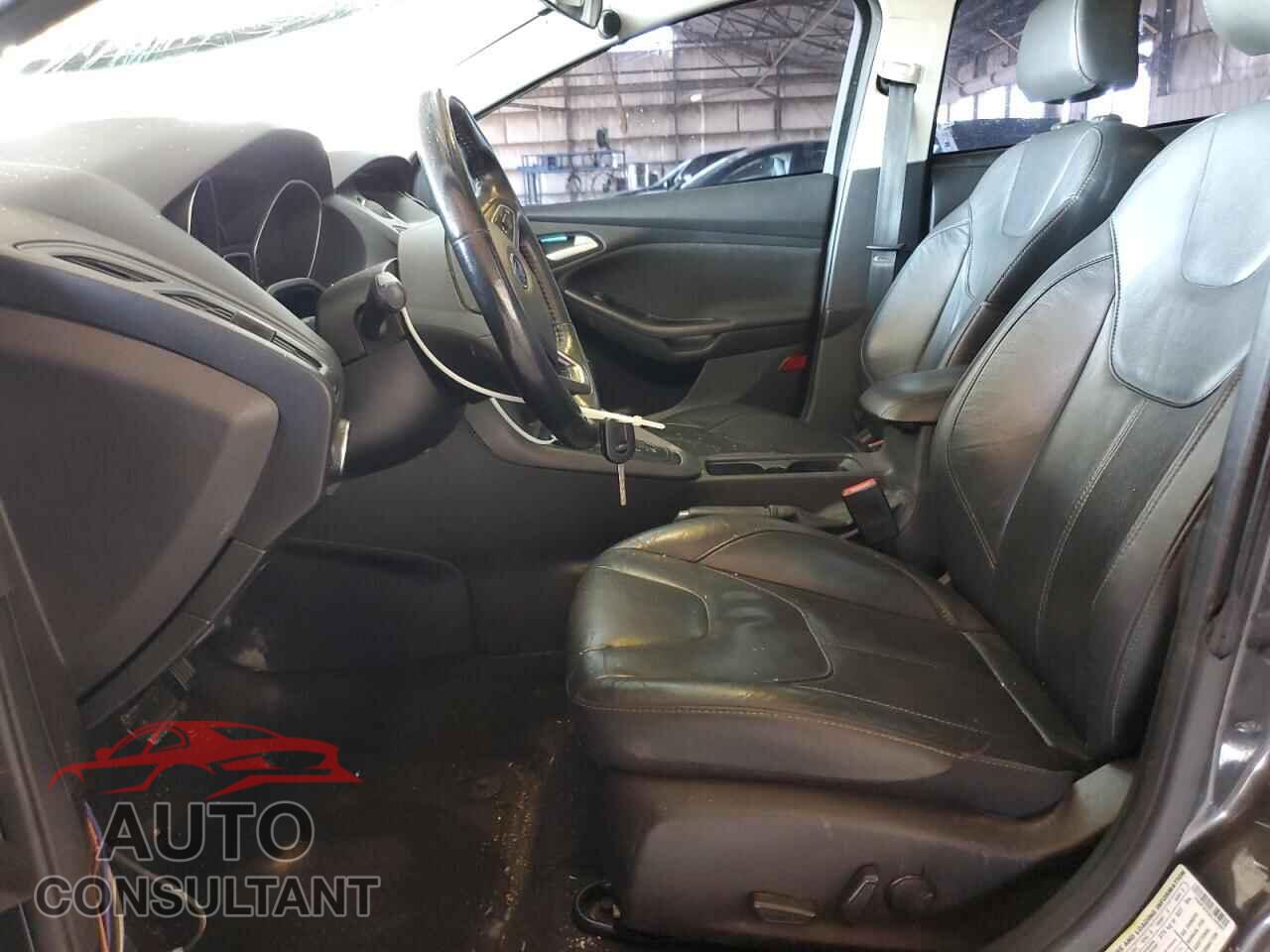 FORD FOCUS 2016 - 1FADP3K23GL246097